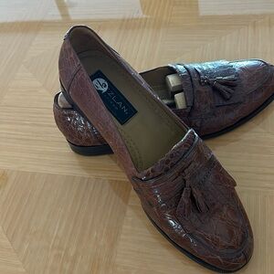 Crocodile brown skin shoes